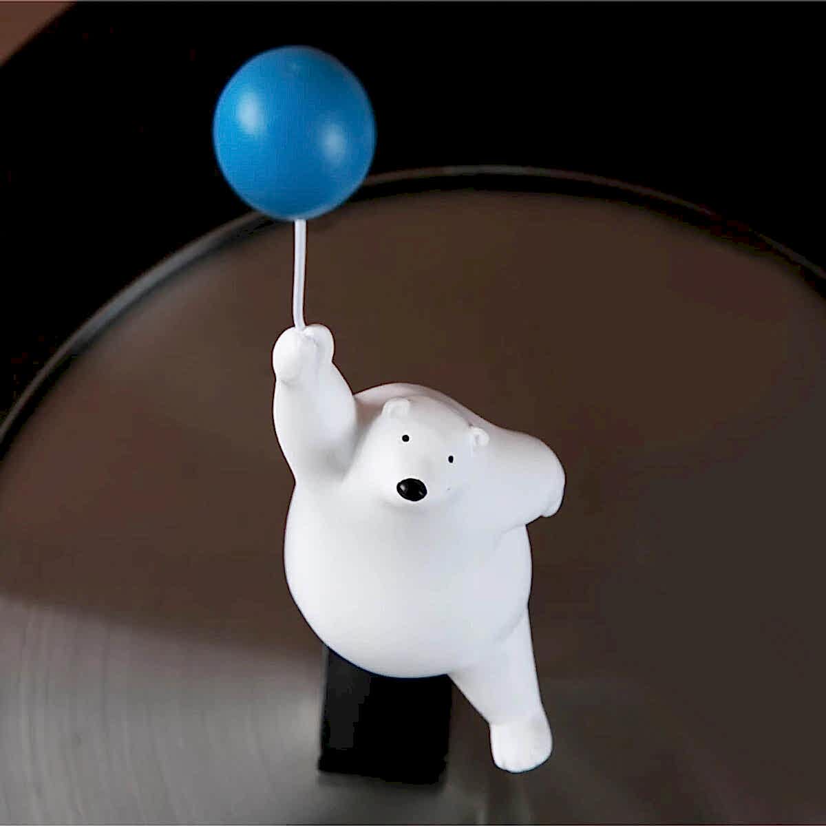 Dekoratif Sevimli Beyaz Balon Tutan Ayı Modern Biblo Süs